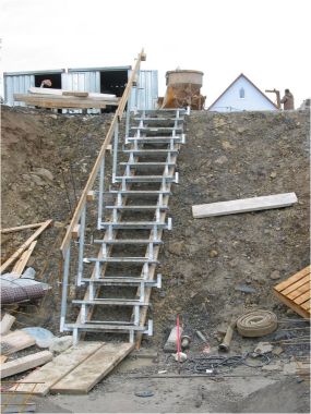 Layher Bautechnik: Baustellen-Treppe (verzinkt)